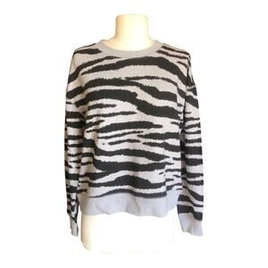 Arizona Jeans Co. NWOT Lightweight Grey Tiger Stripe Long Sleeve Sweatshirt SM